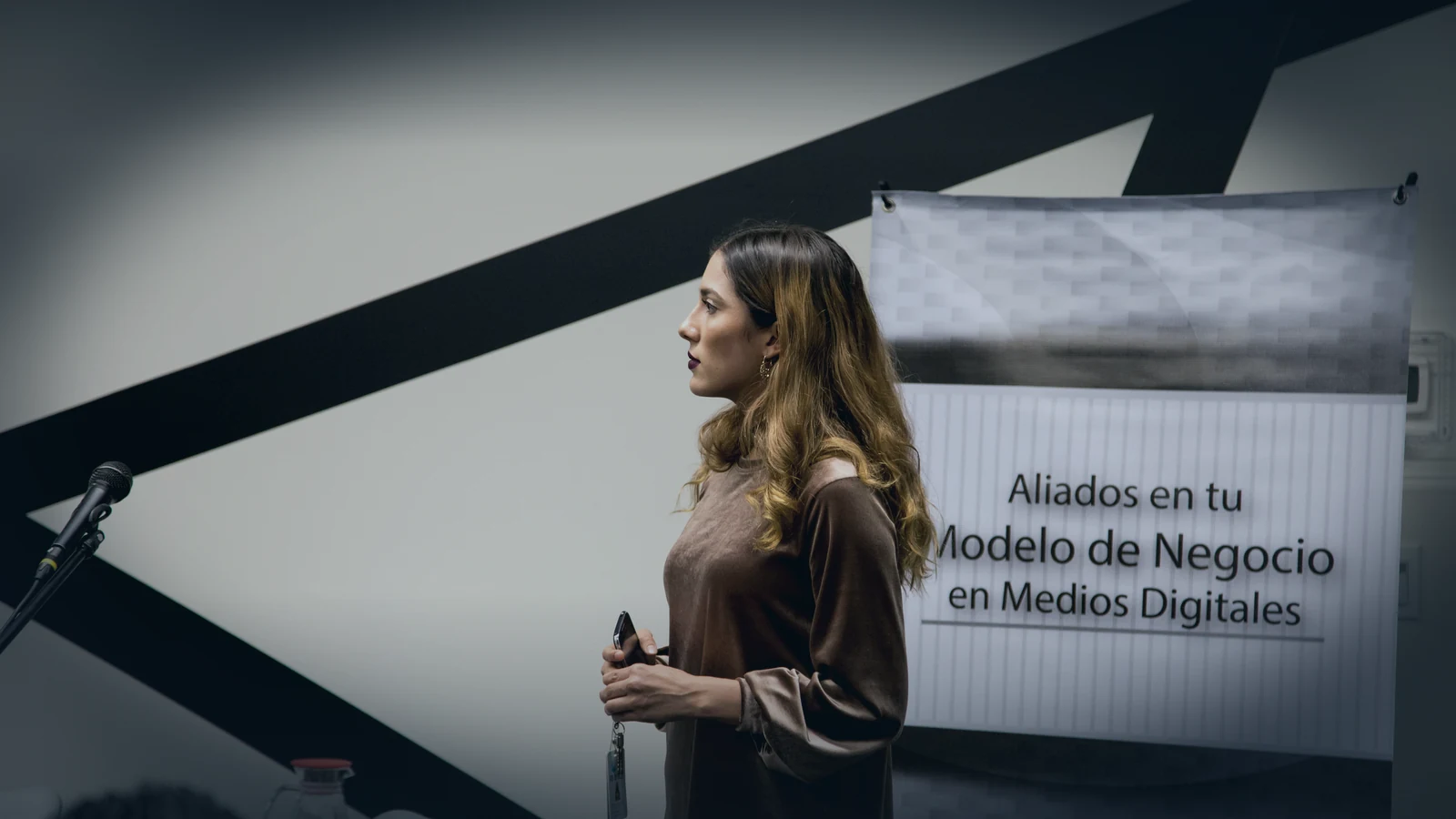 Presentación en un evento del archivo Adver